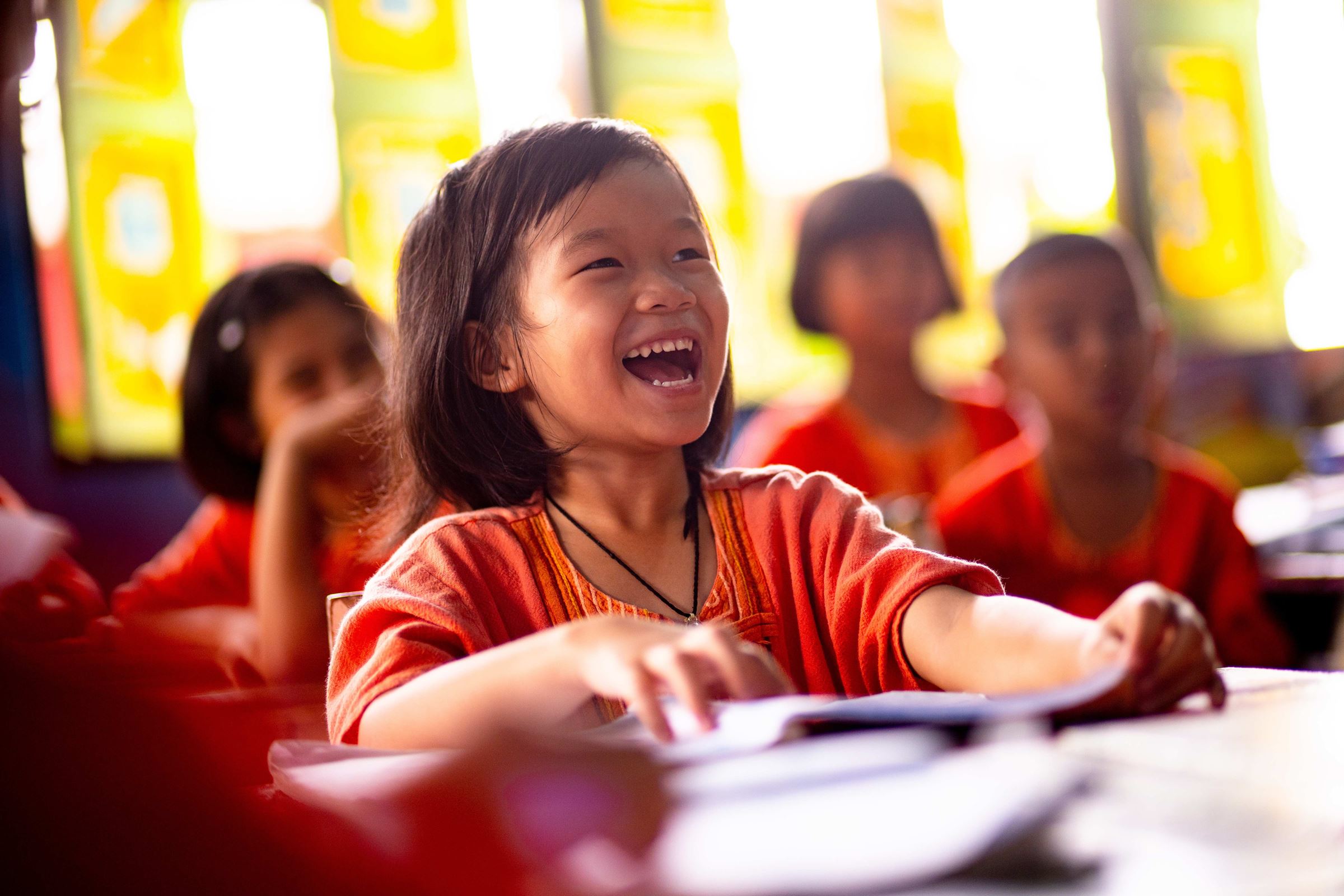 Lachende Schülerin in einem Kindernothilfe-Projekt in Thailand (Quelle: Jakob Studnar) Lachende Schülerin in einem Kindernothilfe-Projekt in Thailand (Quelle: Jakob Studnar)