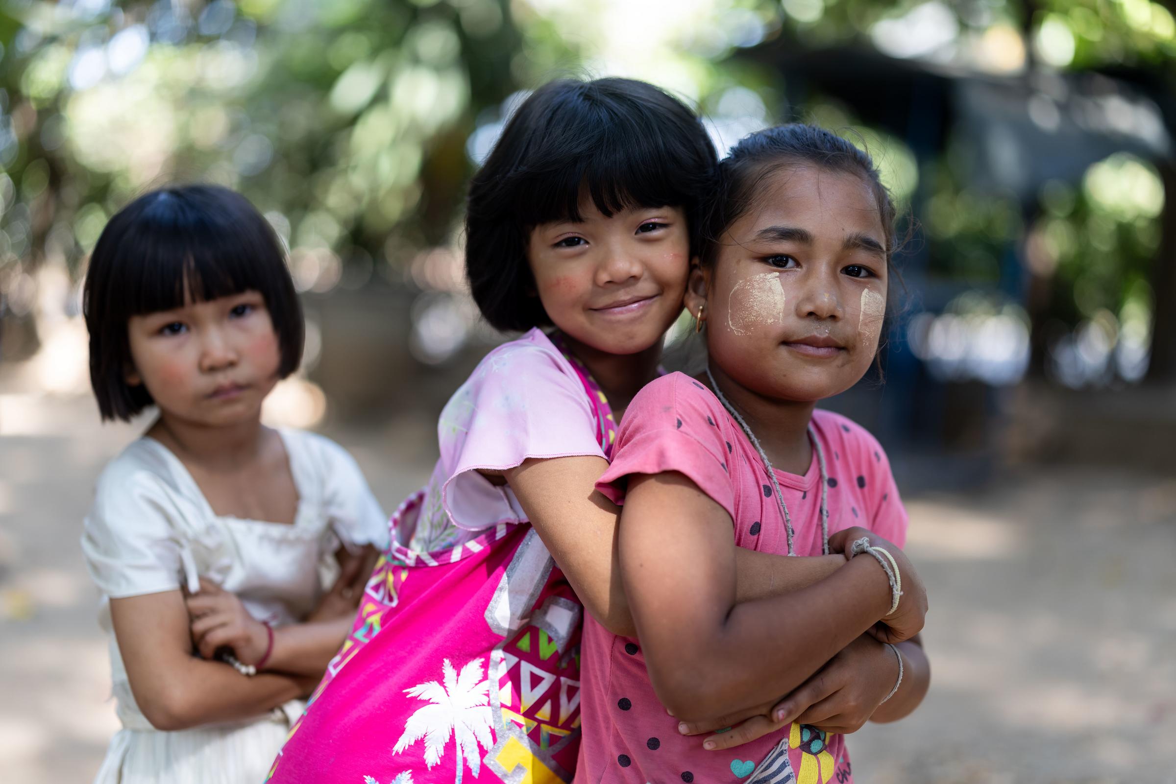 Weihnachtsspendenaktion 2024 - Thailand
Die Weihnachtsspendenaktion der WAZ mit der Kindernothilfen in Thailand im November 2024. Wie Kinder aus dem Bürgerkrieg in Myanmar flüchten und mit Duisburger Hilfe zur Schule gehen können. Foto: Kindernothilfe / Lars Heidrich
WAZ-Weihnachtsaktion 2024 Bilder für Artikel 1 (Quelle: Lars Heidrich) Weihnachtsspendenaktion 2024 - Thailand
Die Weihnachtsspendenaktion der WAZ mit der Kindernothilfen in Thailand im November 2024. Wie Kinder aus dem Bürgerkrieg in Myanmar flüchten und mit Duisburger Hilfe zur Schule gehen können. Foto: Kindernothilfe / Lars Heidrich
WAZ-Weihnachtsaktion 2024 Bilder für Artikel 1 (Quelle: Lars Heidrich)