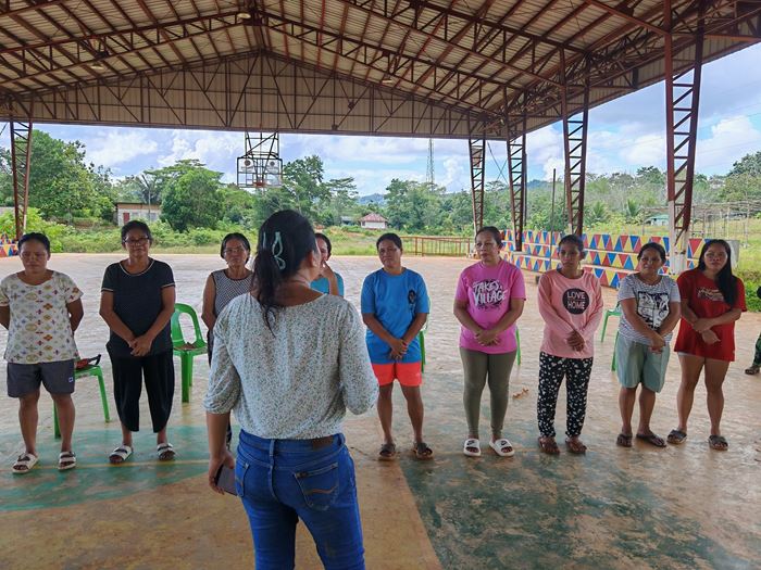 A self-help group at a gender module (Source: Kindernothilfepartner)