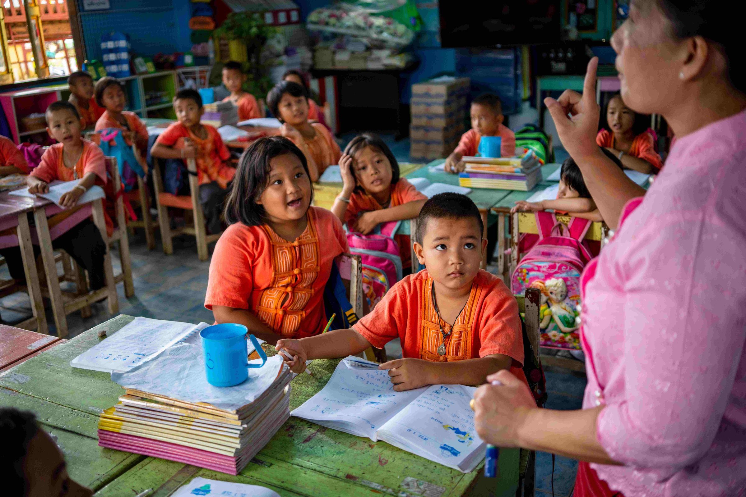 Niños en edad escolar de Tailandia